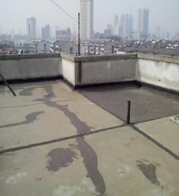 美兰漏水维修 楼顶漏水是什么原因，楼顶漏水维修方法是什么?