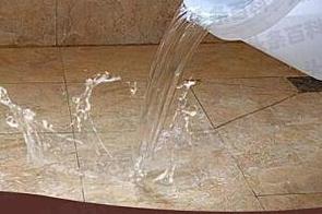 美兰漏水维修 免砸砖防水材料该如何施工